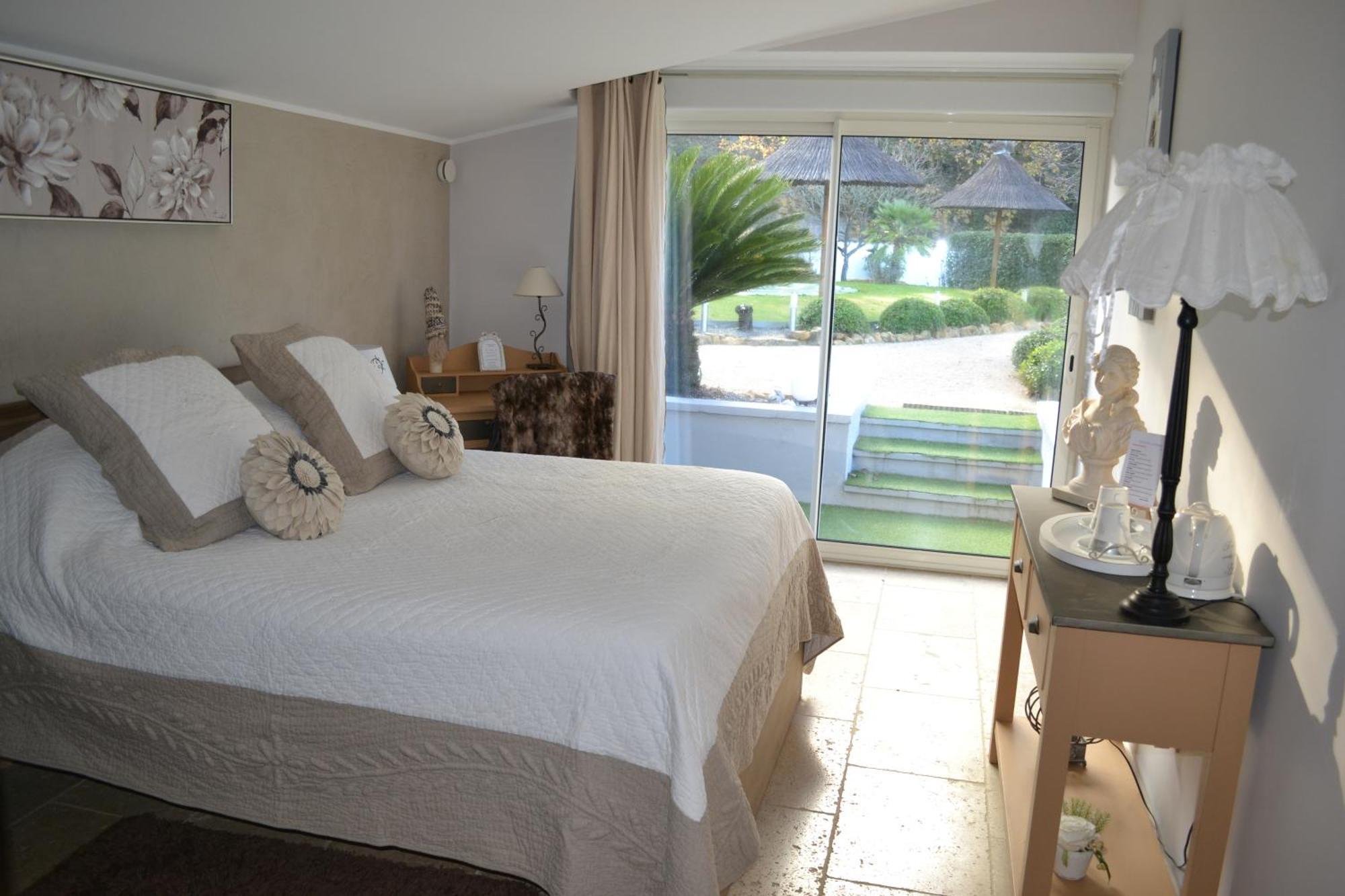 Le Refuge Bed & Breakfast Mornas Bagian luar foto