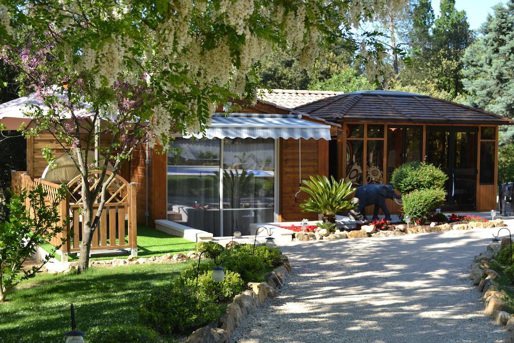 Le Refuge Bed & Breakfast Mornas Ruang foto