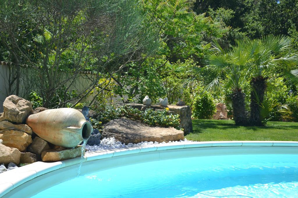 Le Refuge Bed & Breakfast Mornas Bagian luar foto